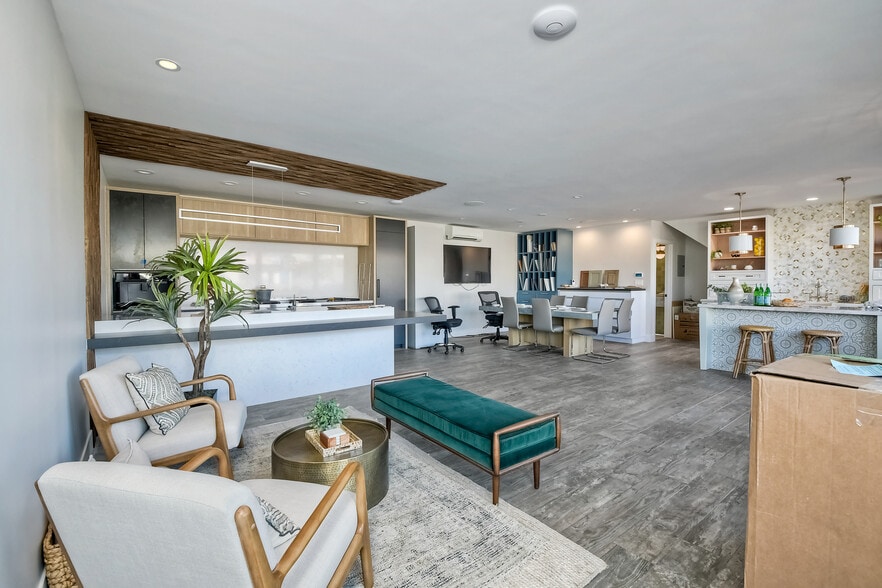 1105-1107 S Coast Hwy, Oceanside, CA à louer - Photo intérieure - Image 2 de 9