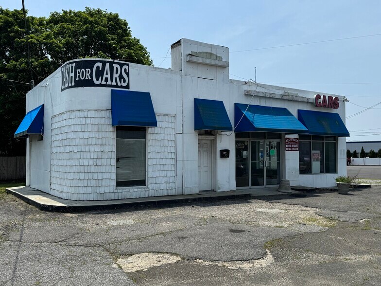 309 Sunrise Hwy, Lindenhurst, NY à louer - Photo du bâtiment - Image 2 de 10