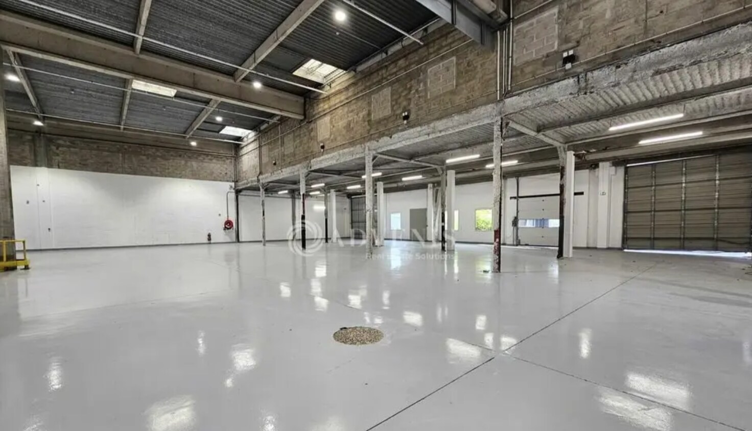 Flex in Gennevilliers for lease Interior Photo- Image 1 of 10