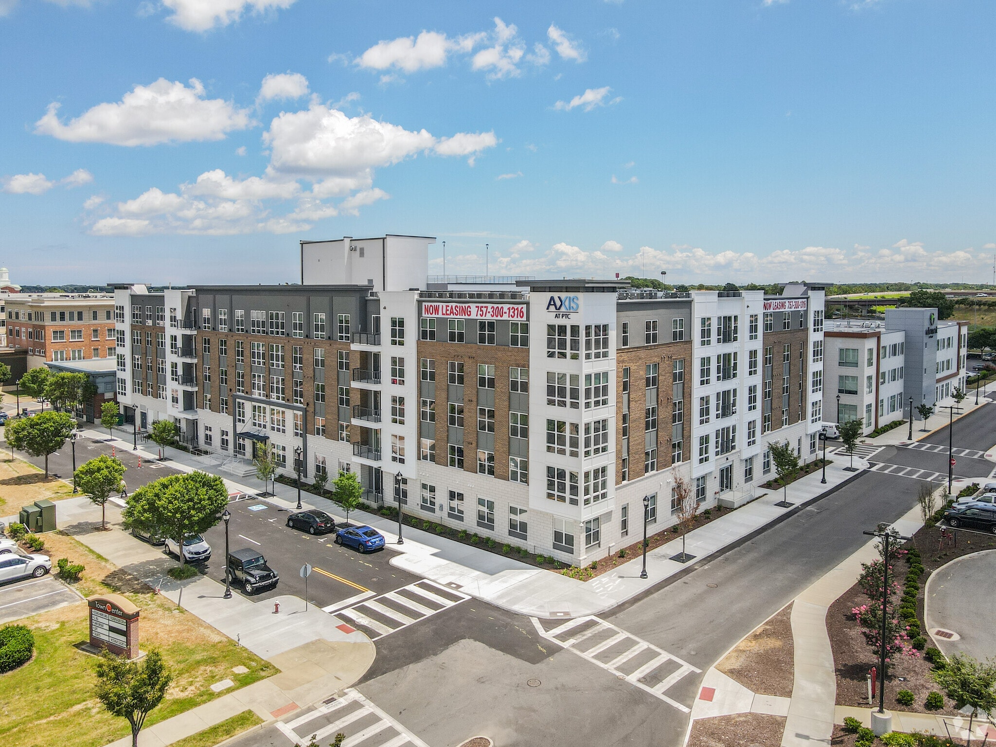 1850 Merchant Ln, Hampton, VA à vendre Photo principale- Image 1 de 54