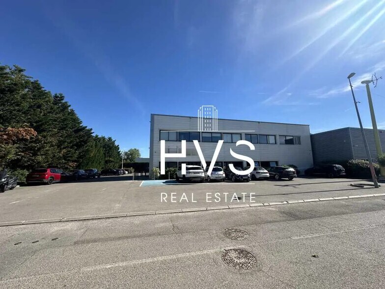 Bureau dans Éguilles à louer - Photo du bâtiment - Image 1 de 1