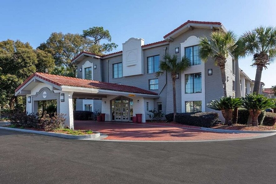 7750 Davis Hwy, Pensacola, FL for sale - Building Photo - Image 2 of 24