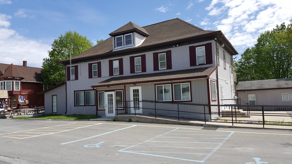 1067 Broadway, Esopus, NY à vendre - Photo du bâtiment - Image 1 de 1