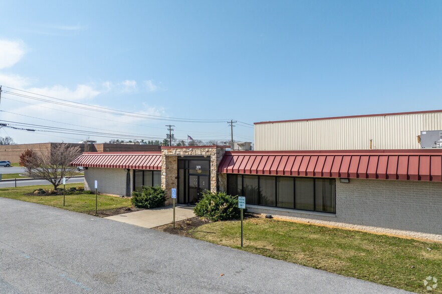 300 W Heinz St, Mechanicsburg, PA à louer - Photo du bâtiment - Image 3 de 7