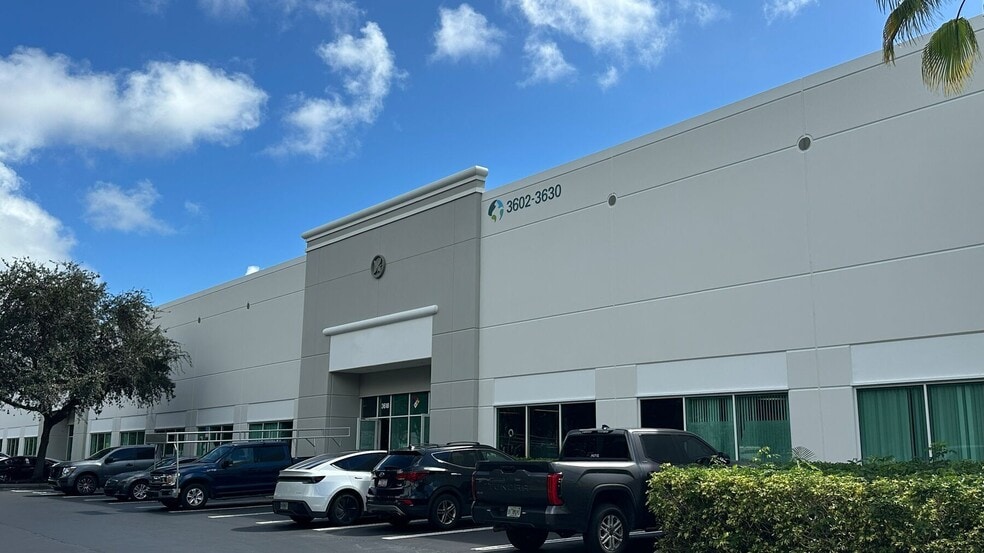 2035 High Ridge Rd, Boynton Beach, FL for lease - Building Photo - Image 3 of 4