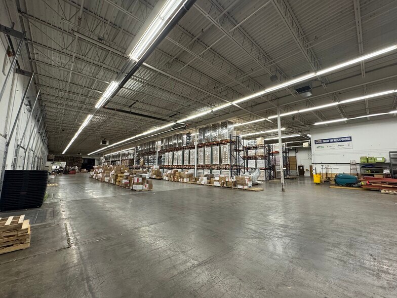 10100 Crosstown Cir, Eden Prairie, MN à vendre - Photo du bâtiment - Image 3 de 21