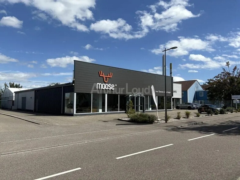 Retail in Vendenheim for lease - Building Photo - Image 1 of 11