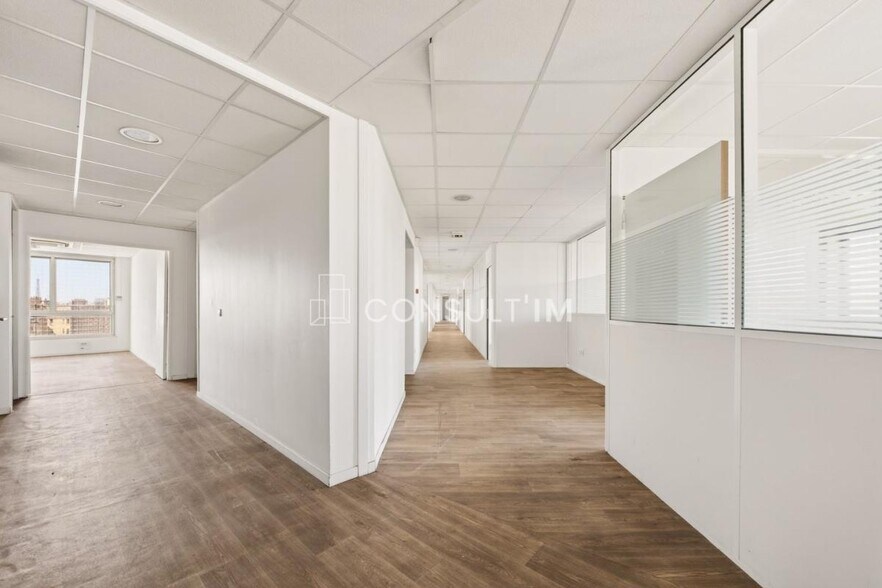 Office in Paris for sale - Building Photo - Image 2 of 9