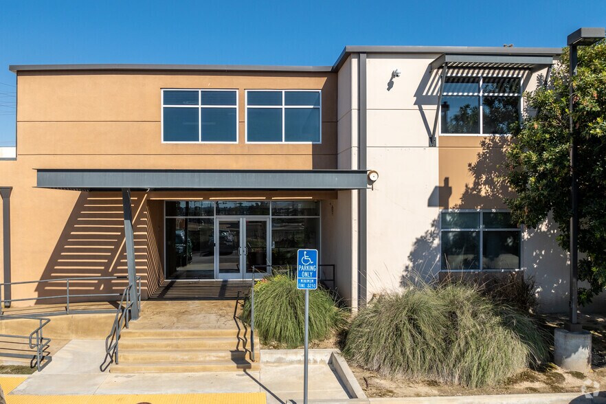 1550 E Washington St, Colton, CA à vendre - Photo du bâtiment - Image 2 de 5