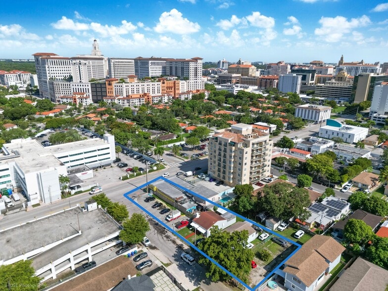 Galiano Market Redevelopment Assemblage portfolio of 1 properties for sale on LoopNet.ca - Building Photo - Image 3 of 11