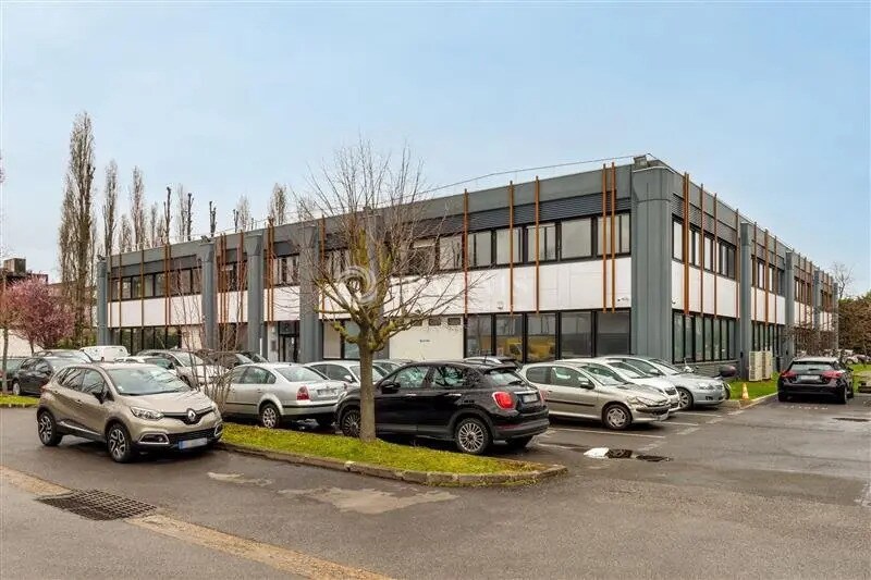 Office in Gennevilliers for lease - Building Photo - Image 1 of 10