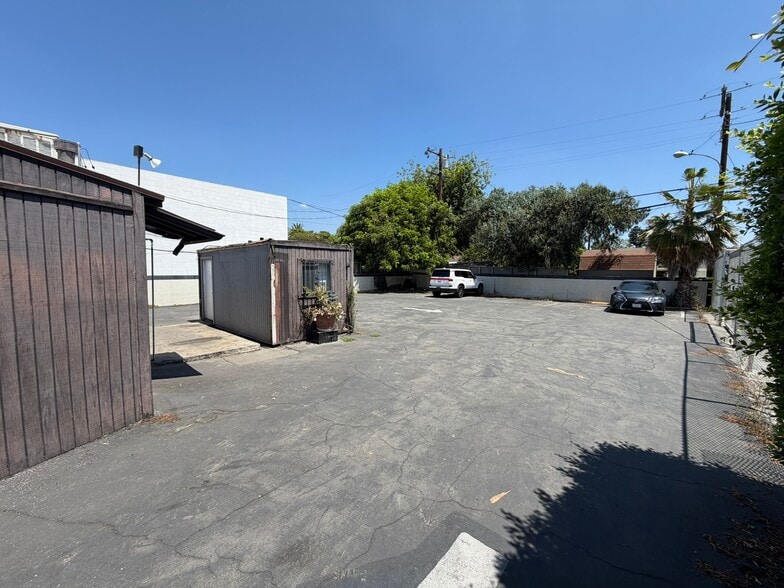 470 S Rosemead Blvd, Pasadena, CA à vendre - Photo du bâtiment - Image 2 de 21