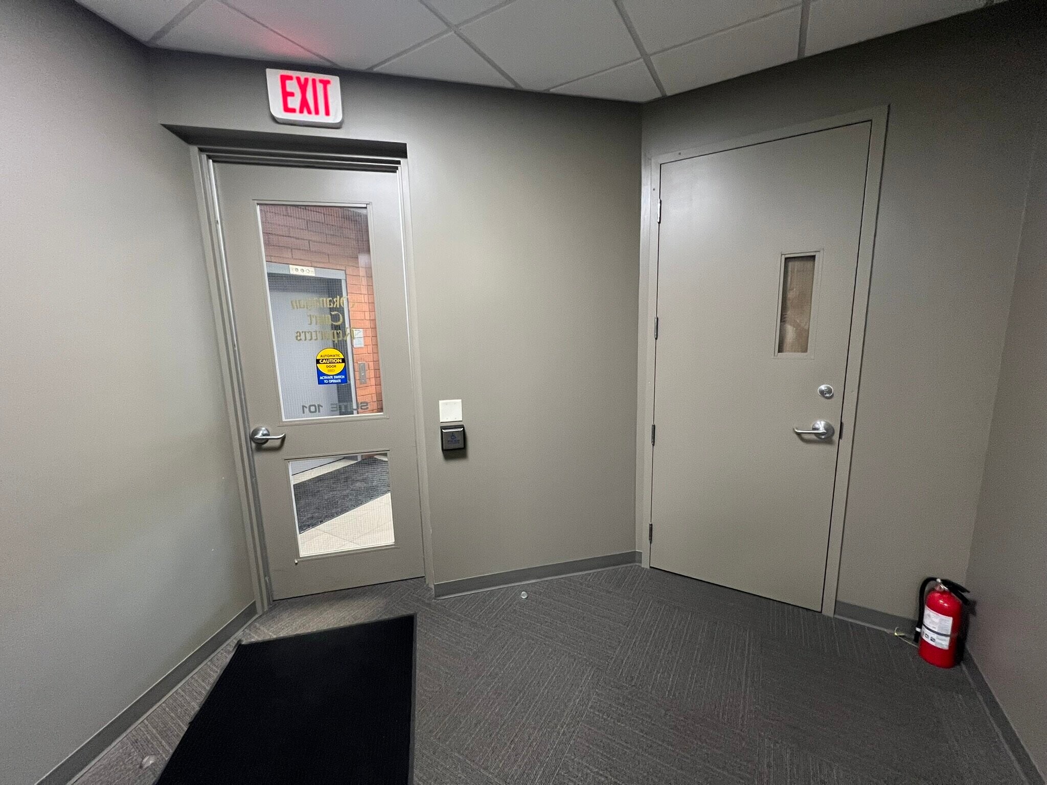 1465 Ellis St, Kelowna, BC à louer Photo intérieure- Image 1 de 9