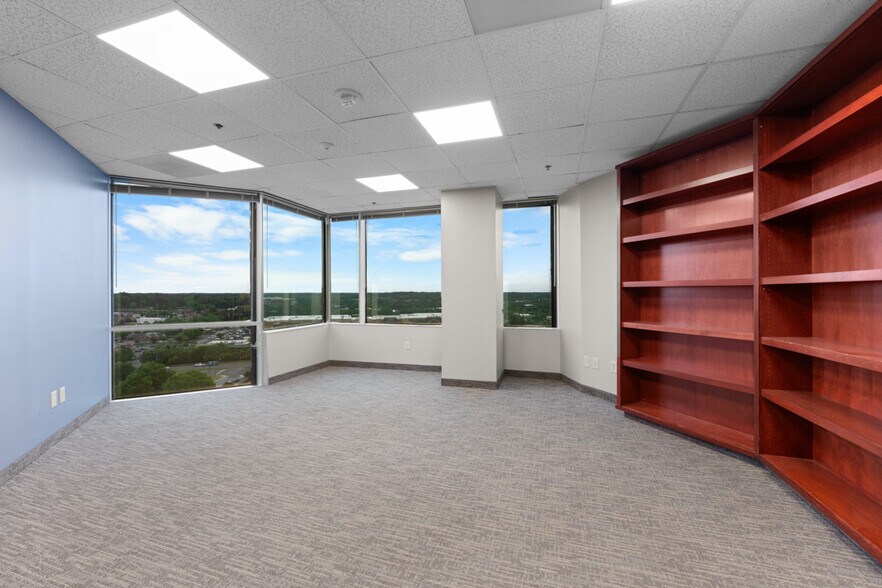 3100 Tower Blvd, Durham, NC à louer - Photo du bâtiment - Image 2 de 29