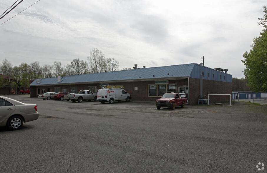 210-216 Gifford Pl, Joelton, TN à vendre - Photo du bâtiment - Image 2 de 5