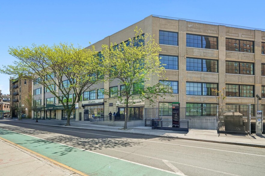 1780-1790 Grand Concourse, Bronx, NY à louer - Photo du bâtiment - Image 2 de 13