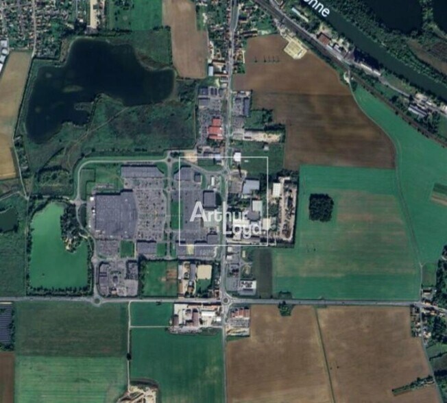 Land in Varennes-sur-Seine for sale - Aerial - Image 1 of 1