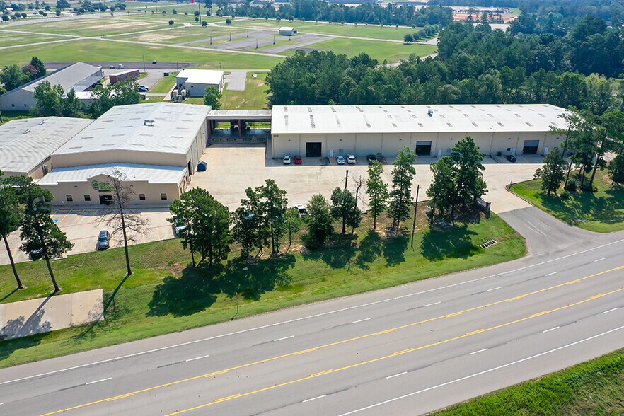 1209-1215 N FM 3083 Rd E, Conroe, TX à louer - Photo du bâtiment - Image 2 de 43