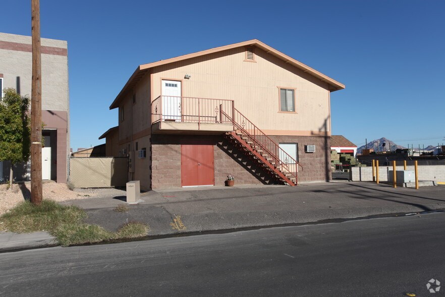 247 Elliott Rd, Henderson, NV à louer - Photo du bâtiment - Image 3 de 5