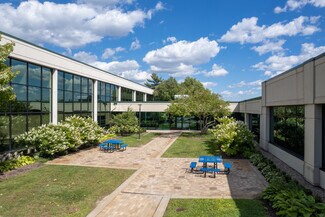 Plus de détails pour 5600 Crooks Rd, Troy, MI - Bureau à vendre