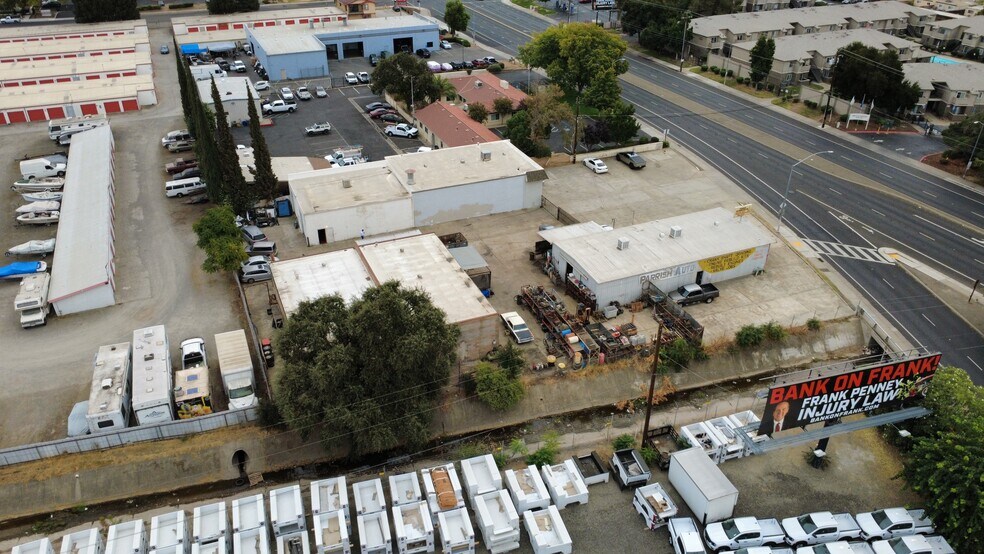 3805 Madison Ave, North Highlands, CA à vendre - Photo du bâtiment - Image 2 de 2