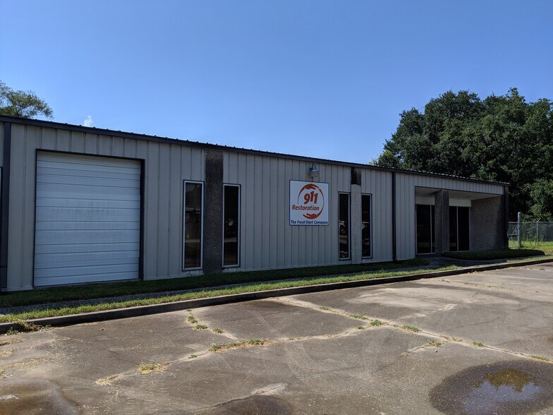 5330 Avenue N, Santa Fe, TX for lease - Building Photo - Image 1 of 21