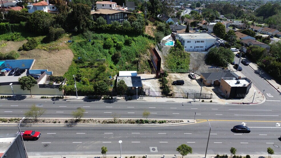 4634 W Slauson Ave, Los Angeles, CA à vendre - Photo du bâtiment - Image 3 de 50