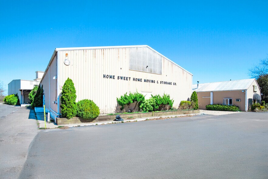 342 Montauk Hwy, Wainscott, NY à vendre - Photo du bâtiment - Image 1 de 9