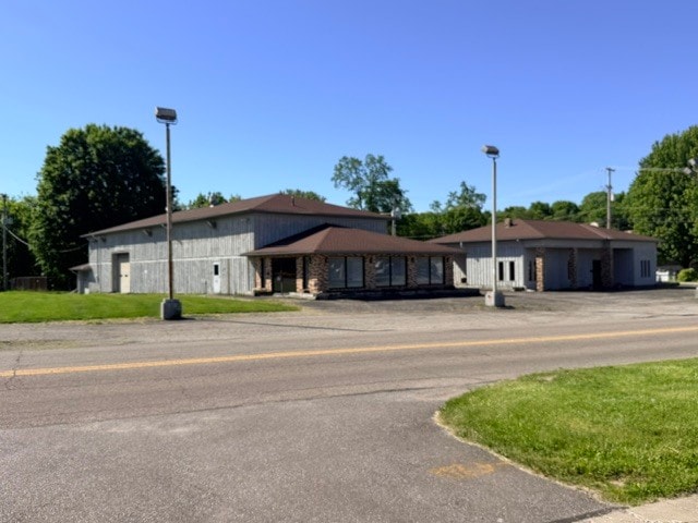 126 N Canal St, Newton Falls, OH à vendre Photo du bâtiment- Image 1 de 6