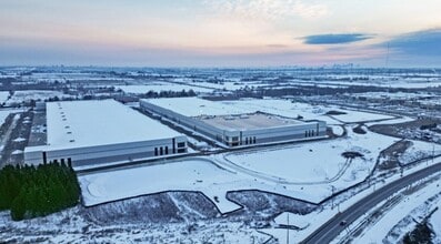 8111 Trafalgar Rd, Halton Hills, ON à louer Photo du bâtiment- Image 1 de 2