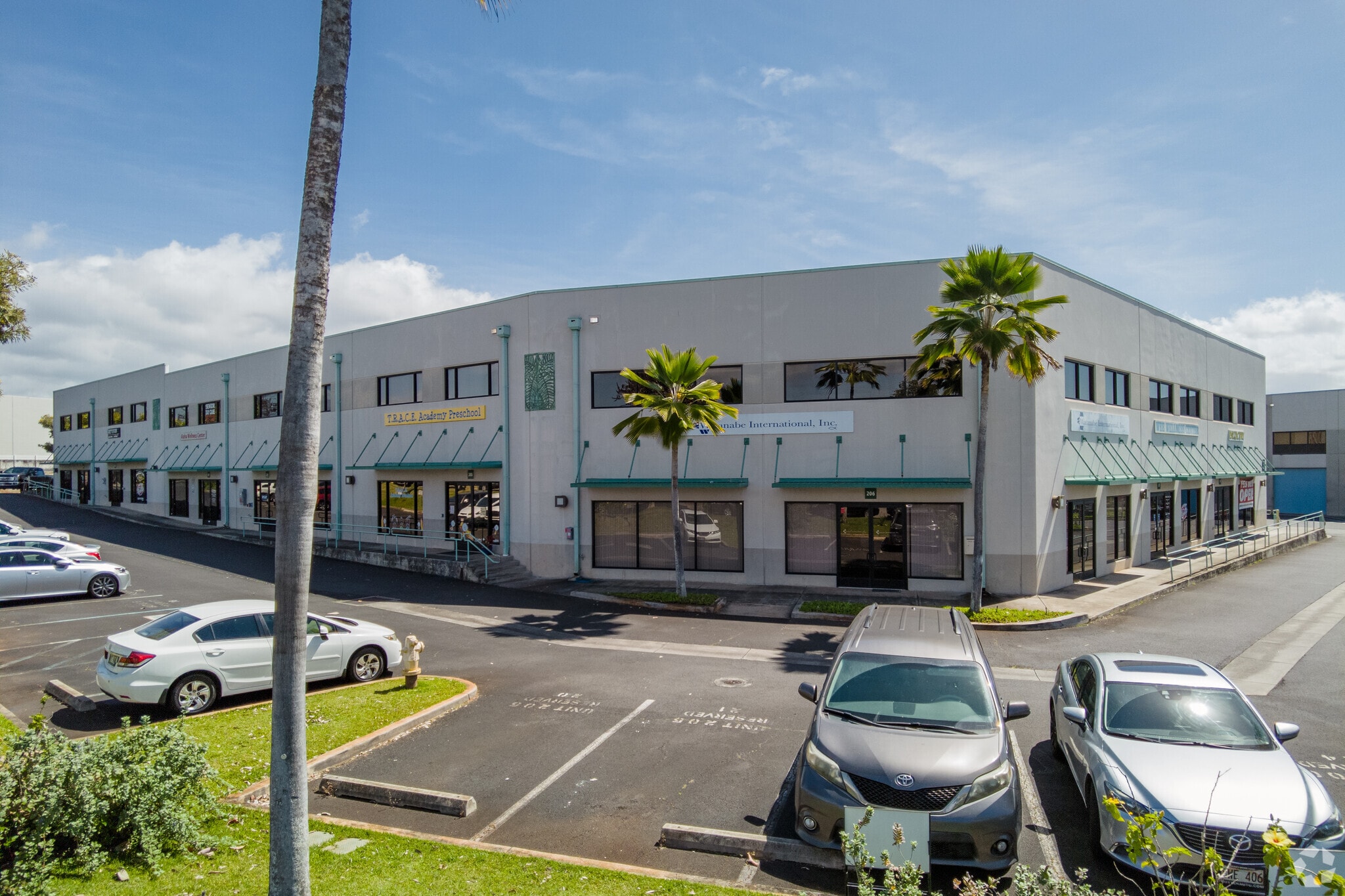 94-1388 Moaniani St, Waipahu, HI for lease Primary Photo- Image 1 of 25