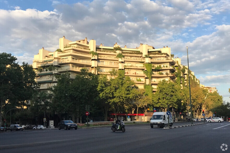 Retail in Madrid, Madrid for lease - Primary Photo - Image 1 of 1