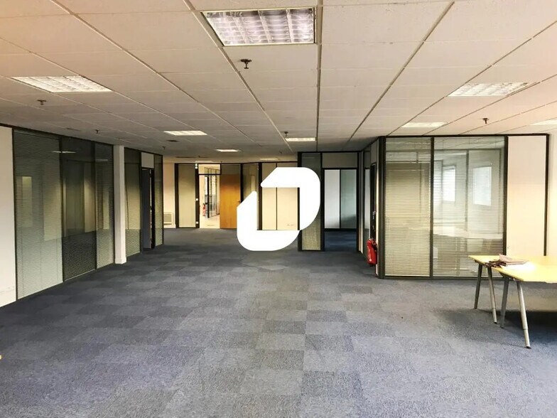 Office in Croissy-Beaubourg for lease - Interior Photo - Image 1 of 9
