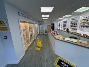 42 Market St, Eastleigh for lease Interior Photo- Image 1 of 6