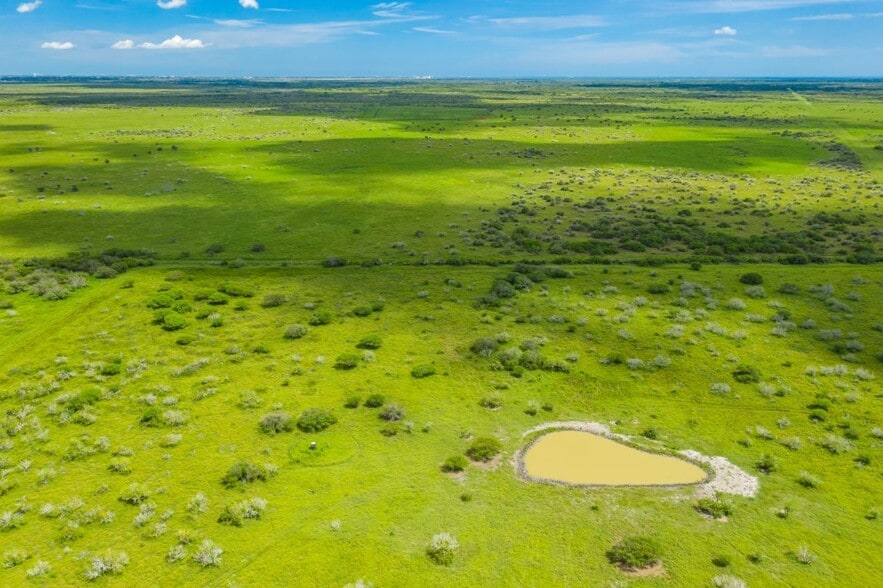 FM Road 43, Corpus Christi, TX à vendre - Photo du bâtiment - Image 3 de 7