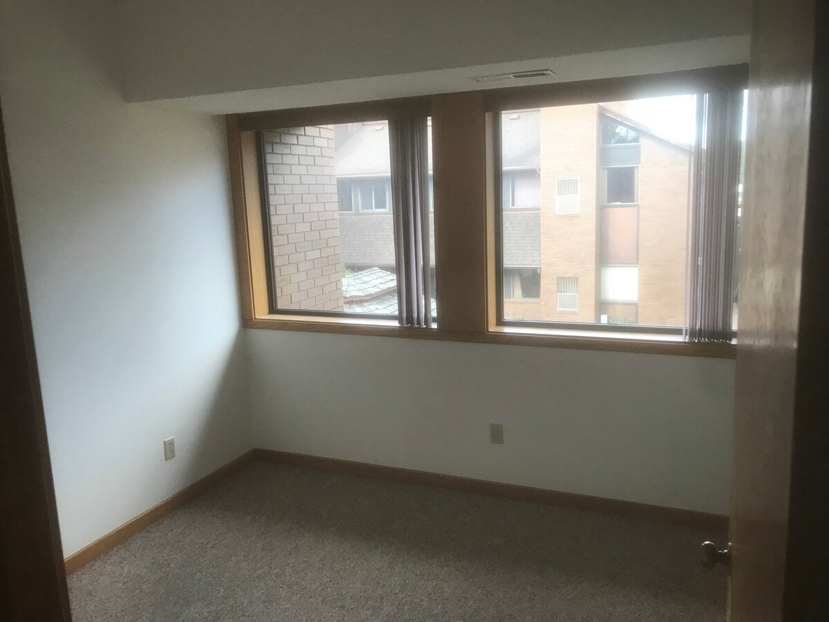 4125 Okemos Rd, Okemos, MI 48864 - Unit 22 -  - Interior Photo - Image 1 of 5