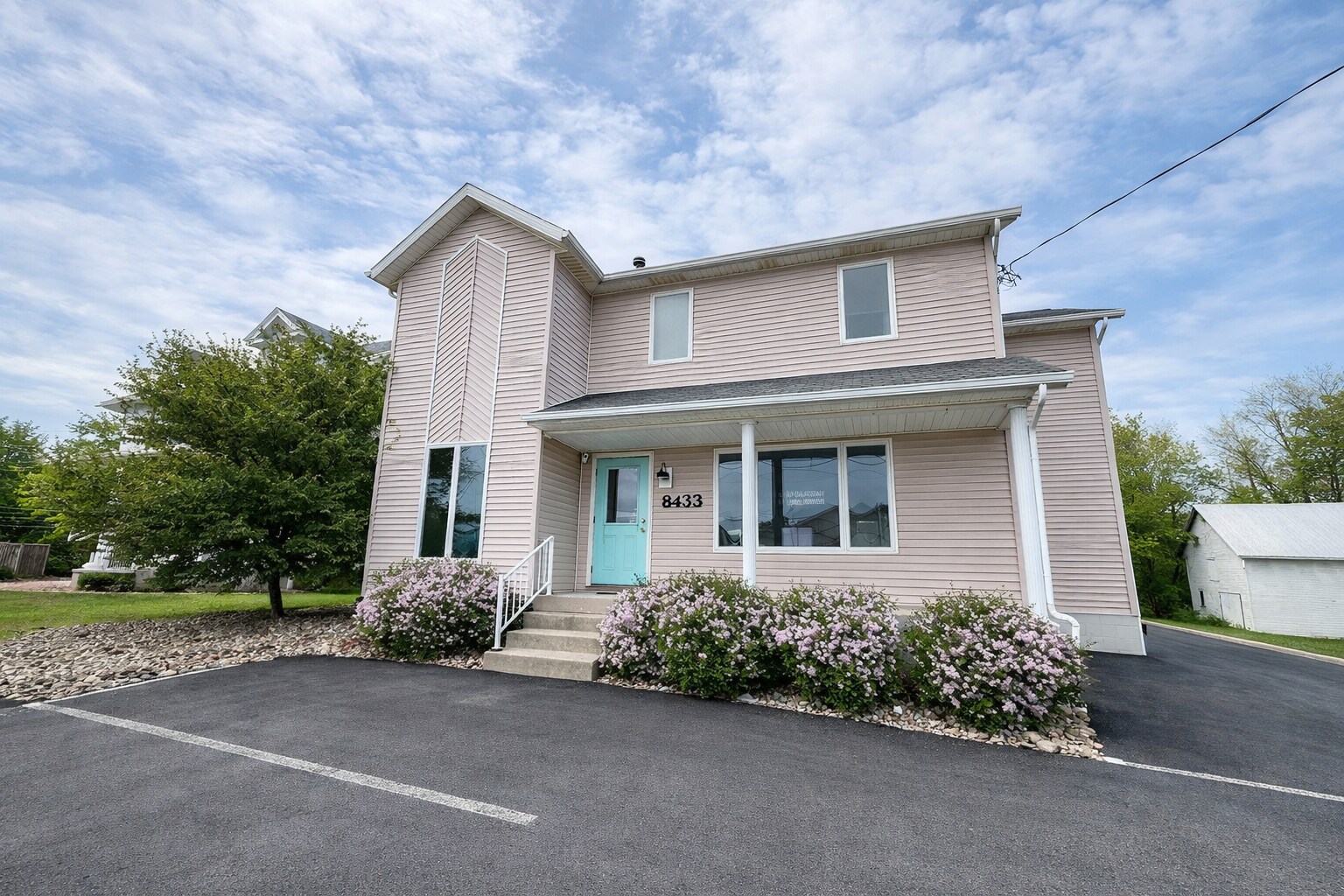 8433 Cleveland Ave NW, Canton, OH à vendre Photo principale- Image 1 de 52