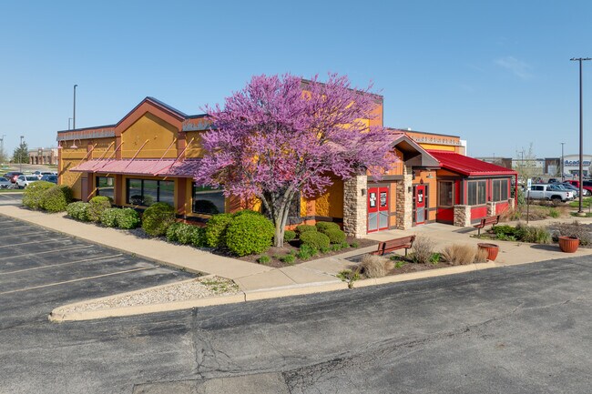 Plus de détails pour 7411 N Grand Prairie Dr, Peoria, IL - Commerce de détail à louer