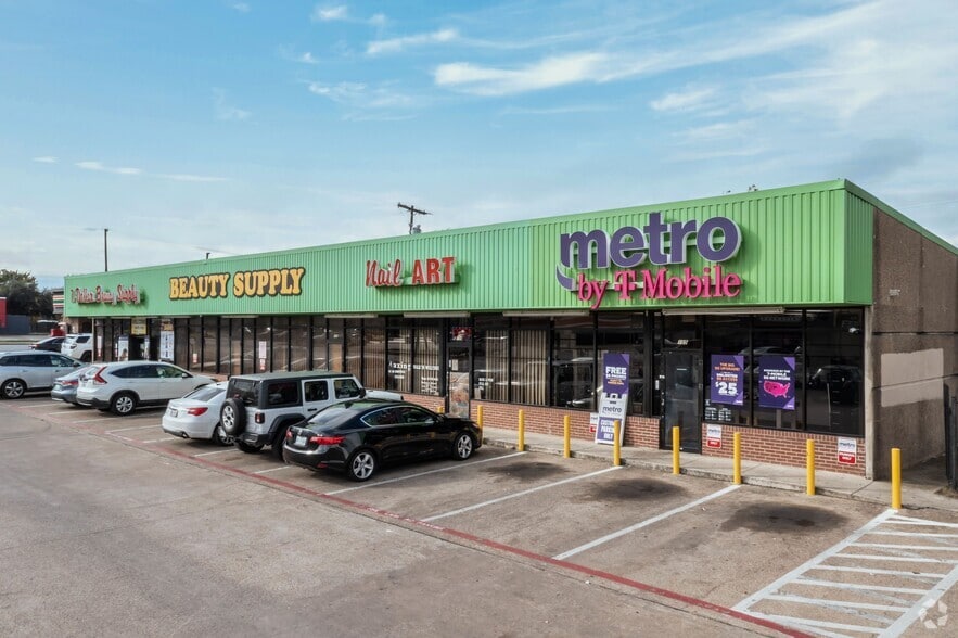 2211 S Beckley Ave, Dallas, TX à vendre - Photo du bâtiment - Image 2 de 5