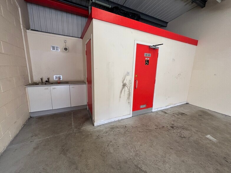 14 Bridgend Ln, Dalry for lease - Building Photo - Image 3 of 6