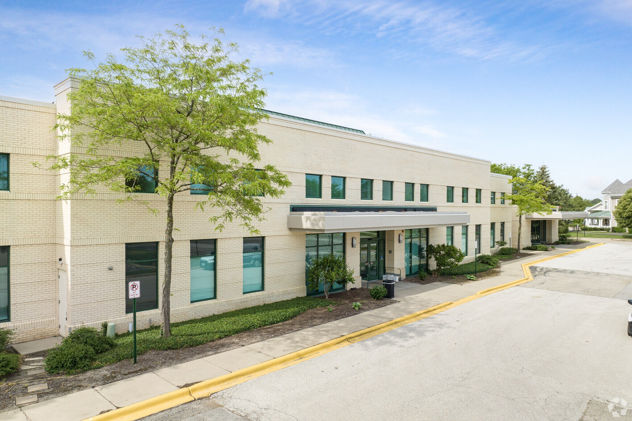 150 W Half Day Rd, Buffalo Grove, IL à louer Photo du bâtiment- Image 1 de 26