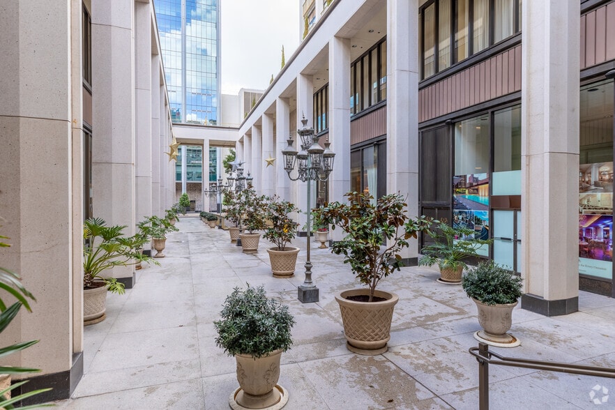 1055 2nd Ave, San Diego, CA for lease - Building Photo - Image 3 of 11