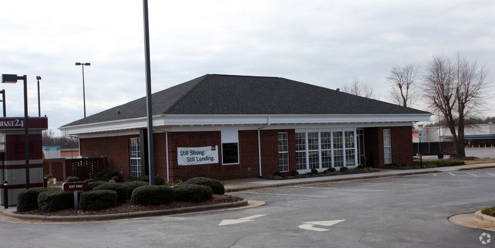 1774 E Dixon Blvd, Shelby, NC for lease - Primary Photo - Image 1 of 8