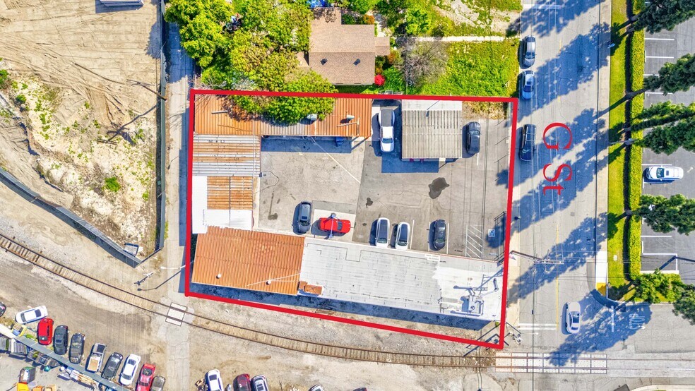 5180 G St, Chino, CA à vendre - Photo du bâtiment - Image 2 de 12