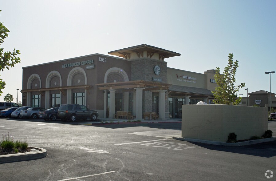1363 W Pacheco Blvd, Los Banos, CA à louer - Photo du bâtiment - Image 2 de 2