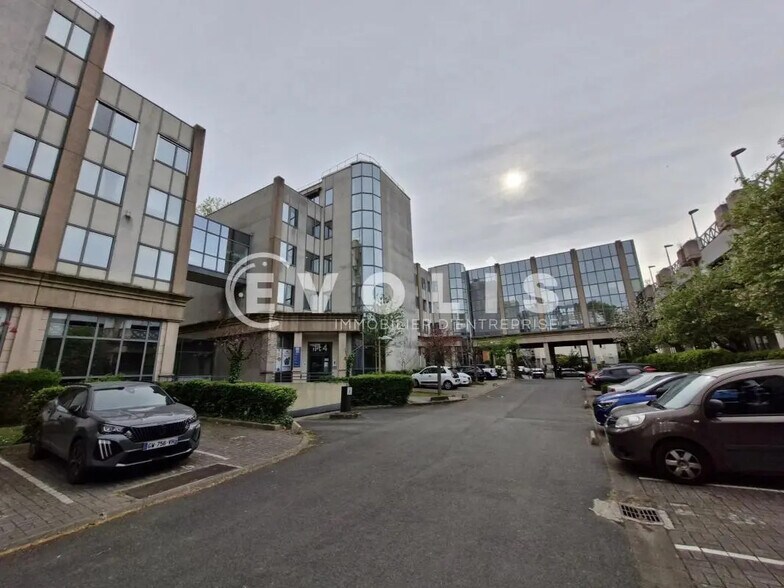 6-8 Rue Paul Cezanne, Neuilly-Plaisance for lease - Building Photo - Image 3 of 17