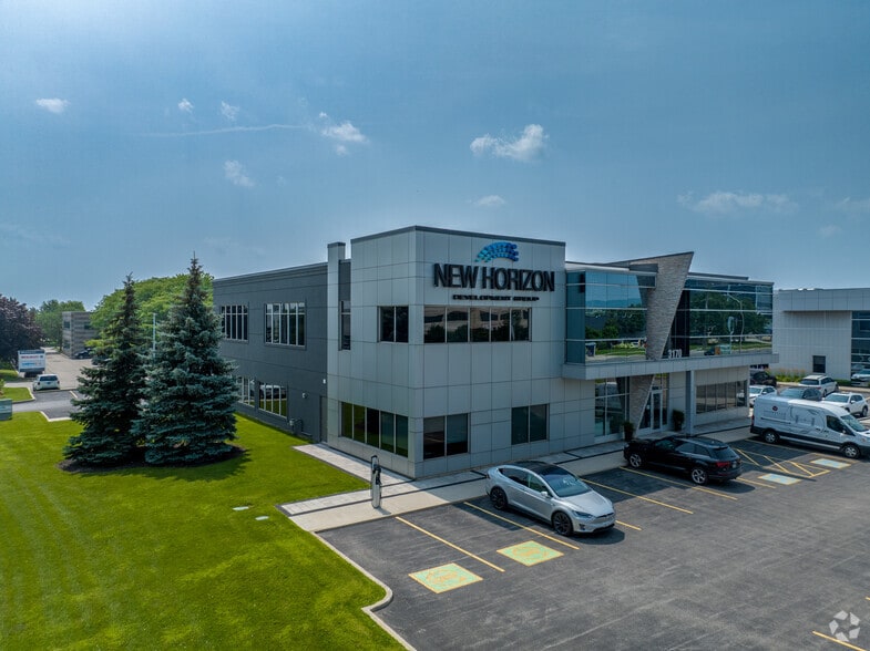 3170 Harvester Rd, Burlington, ON for sale - Primary Photo - Image 1 of 1