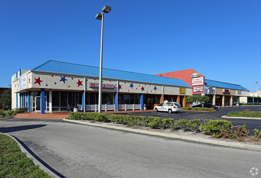 7036-7336 International Dr, Orlando, FL à louer - Photo du bâtiment - Image 3 de 9