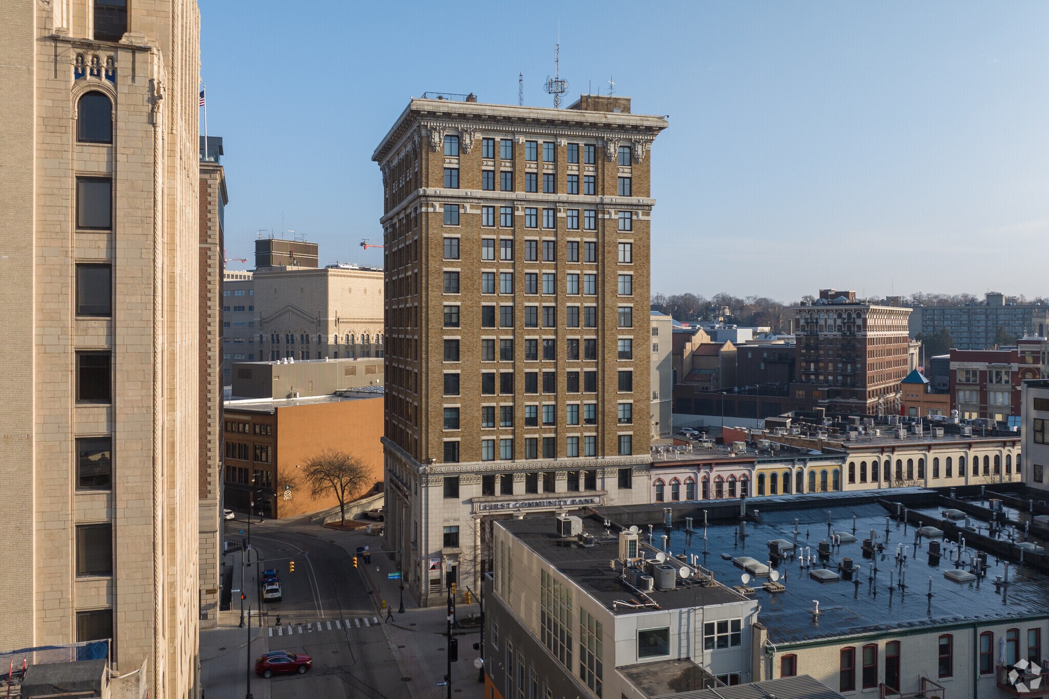 60 Monroe Center NW, Grand Rapids, MI for lease Primary Photo- Image 1 of 39
