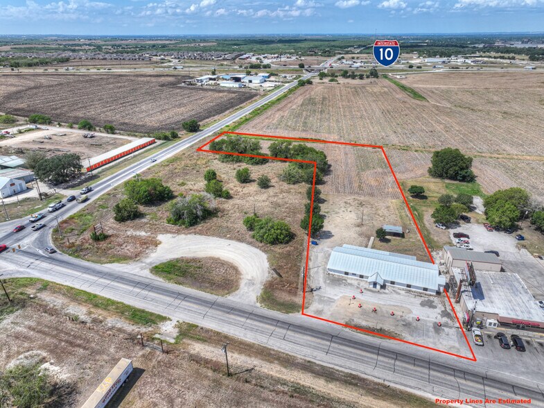 2918 W Kingsbury St, Seguin, TX à vendre - Photo du bâtiment - Image 2 de 19